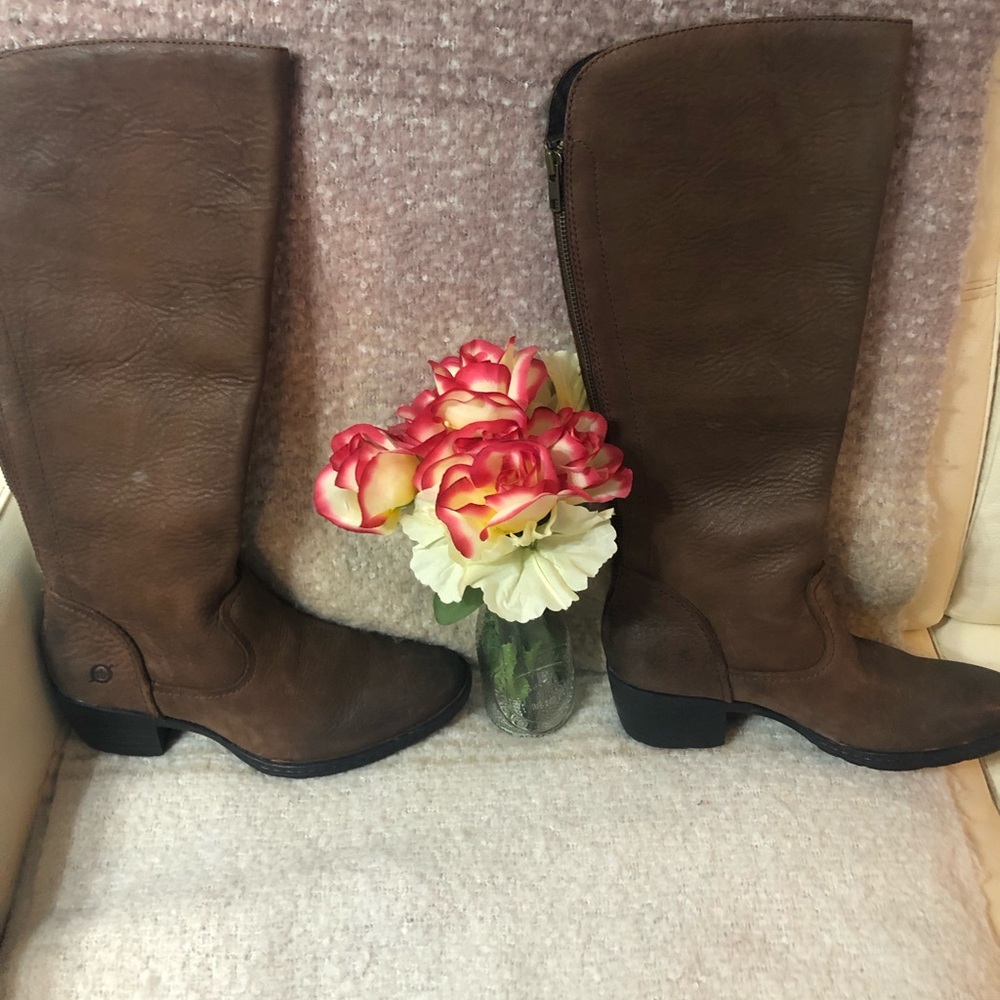 Born Leather Boots NWOT